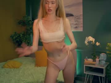 webcam girl lolly_bella_ live cam image #535611
