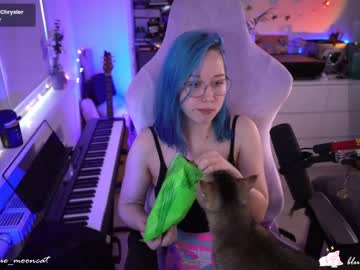 webcam girl blue_mooncat live cam image #9149176