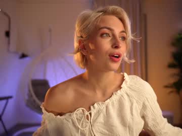 webcam girl artmosphera live cam image #10510557