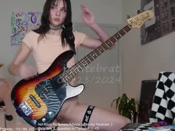 webcam girl petitebrat live cam image #9456962