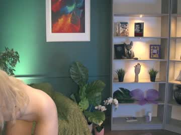 webcam girl lolly_bella_ live cam image #944856