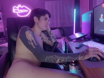 webcam girl aynmarie live cam image #10398933