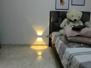 webcam girl abigail_w live cam image #2872601