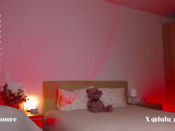 webcam girl lumoore live cam image #9132585