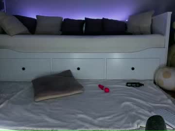 webcam girl roxy_blue_eyed_ live cam image #3560520