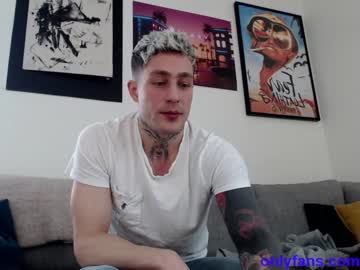 webcam man sonic12_12 live cam image #5098548