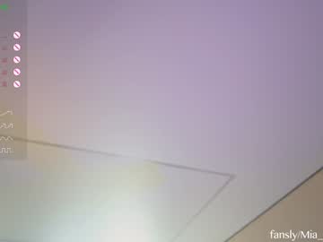 webcam girl mia_milagros live cam image #9960537