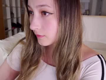 webcam girl aveksmr live cam image #12202855