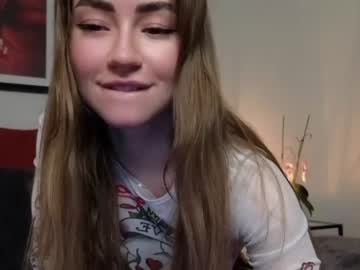 webcam girl strawberryjamx live cam image #8130880