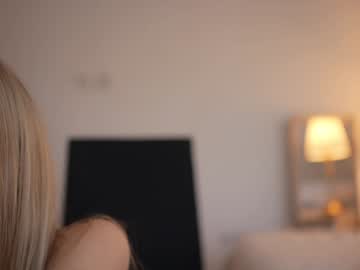 webcam girl kriss0leoo live cam image #12236514