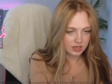 webcam girl small_blondee live cam image #10146764