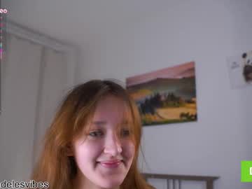 webcam girl adeles_vibes live cam image #12885899