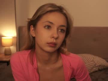 webcam girl mildredgarrett live cam image #11268223