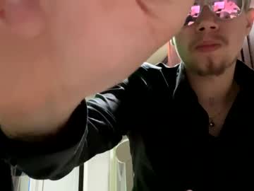 webcam man holdthesausagehostage live cam image #5684785
