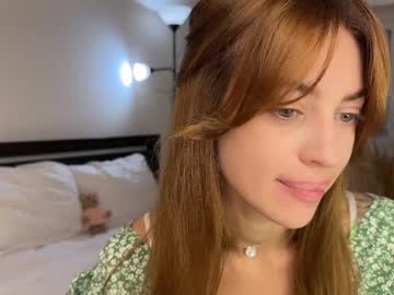 webcam girl cuteelsa_ live cam image #9100409