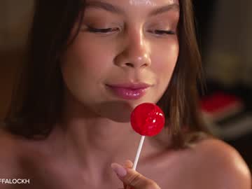 webcam girl tifalock_ live cam image #10351513