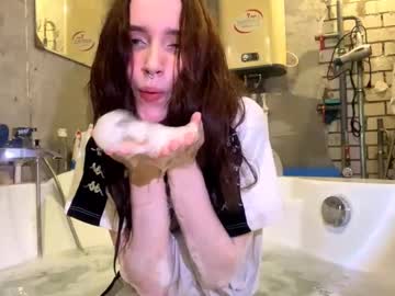 webcam girl alluring_vibes_69 live cam image #12593132