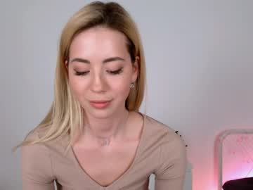 webcam girl emmi_rosee live cam image #1992181