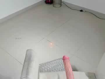 webcam girl shena_nomy live cam image #10349233
