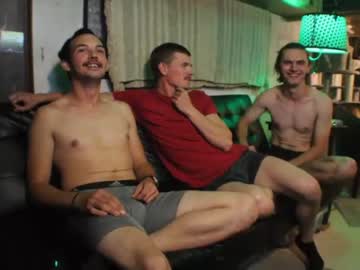 webcam man hollandhousestudios live cam image #2295099