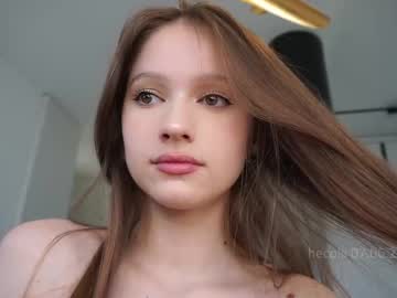 webcam girl hecola live cam image #12865570