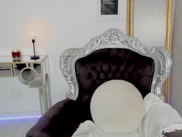 webcam girl moniqueeass live cam image #10324604