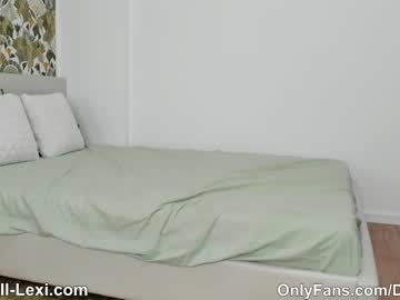 webcam girl doll_lexi live cam image #776231