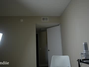 webcam girl bestblondiiecb live cam image #10378998