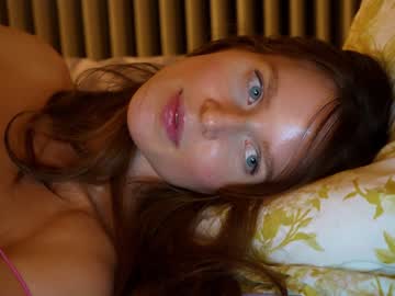 webcam girl ellaa91 live cam image #3897996