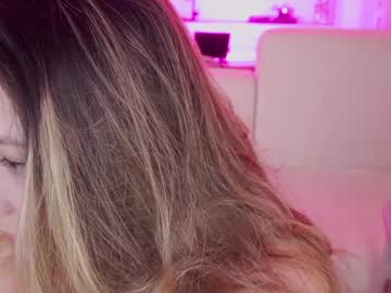 webcam girl aveksmr live cam image #12578178