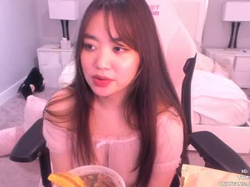 webcam girl clara_chan live cam image #1940052