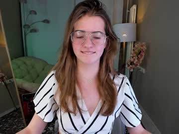 webcam girl zlata_luna live cam image #757552