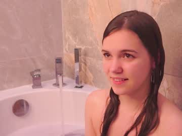 webcam girl lyle_art live cam image #8855849