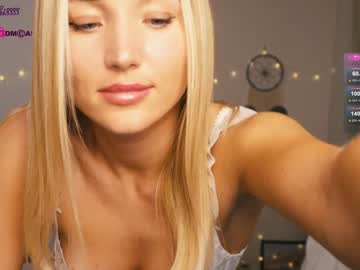 webcam girl beanco_ live cam image #10398400