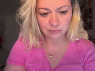 webcam girl kiradivine live cam image #12218457