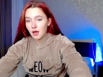 webcam girl little_f1ower_ live cam image #2144740