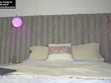webcam girl camilitasu live cam image #7825812