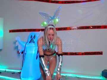 webcam girl petitebrat live cam image #7516650