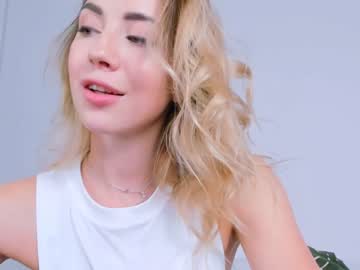 webcam girl emmi_rosee live cam image #4222678
