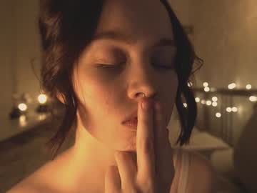 webcam girl bibi_it_is live cam image #826515