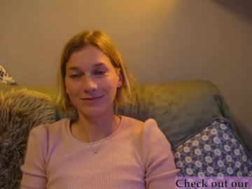 webcam couple joannadea live cam image #11516259