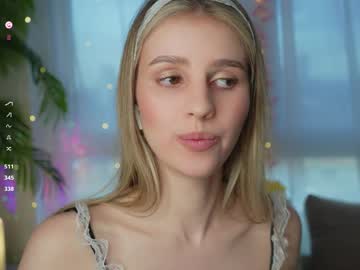 webcam girl fluffy_angel live cam image #11737342