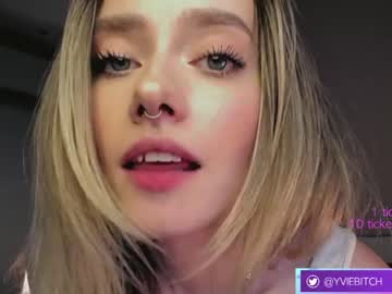 webcam girl _yvie_ live cam image #4861207