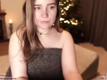 webcam girl in_tune live cam image #4446481