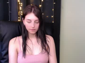 webcam girl lilliasweety live cam image #2448544