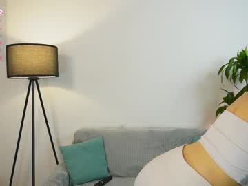 webcam girl kellyisclose live cam image #12463152