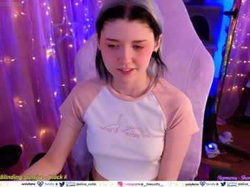 webcam girl _biscuitty live cam image #9189084
