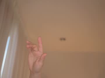webcam girl emyii live cam image #12487032