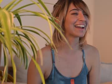 webcam girl lizmreow live cam image #3067391