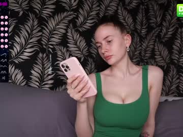 webcam girl fallen_angel_18 live cam image #2182510